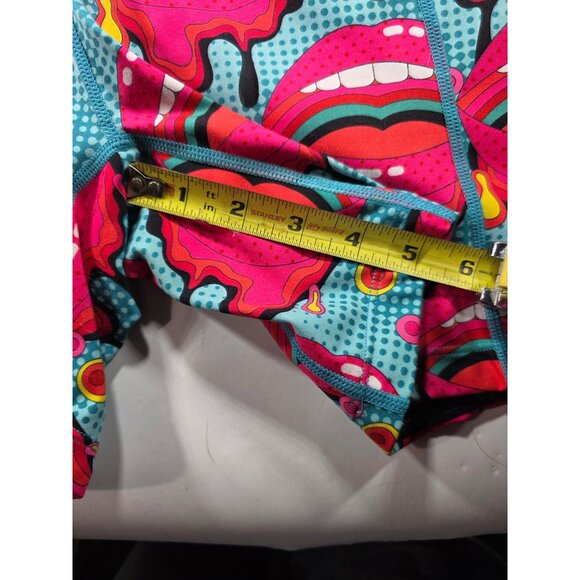 CVG shorts loud mouth lips vibrant M exercise fitness running pockets pop art - Picture 4 of 4
